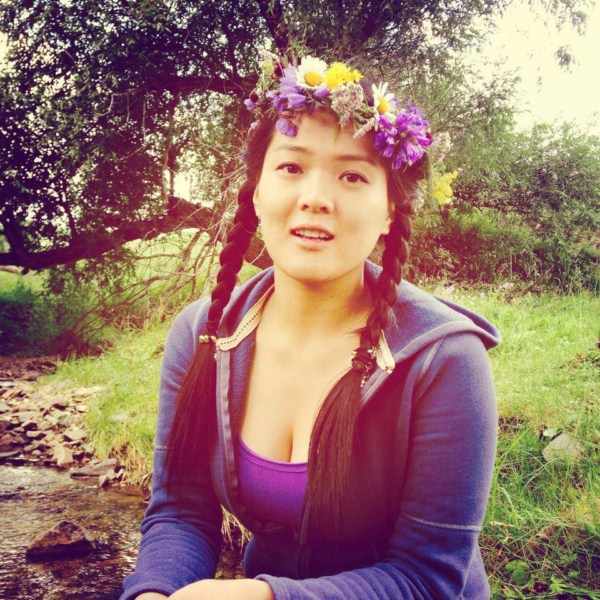 Өхөөрдөм төрхтэй, жүжигчин Т.Энэрэлийн шинэхэн зурагнаас